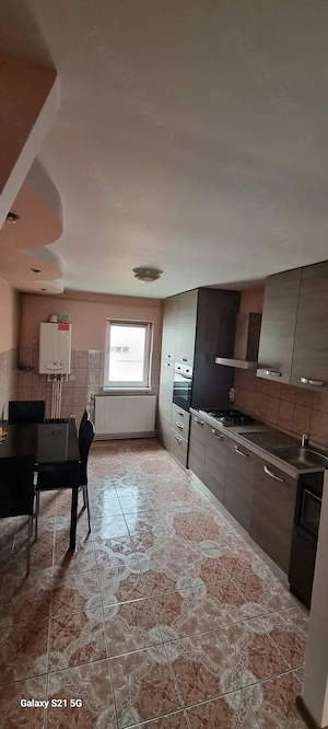 Central, 3 camere decomandat, lângă Stațiunea Straja,renovat, modernizat, izolat, acoperiș sarpantă. - imagine 4