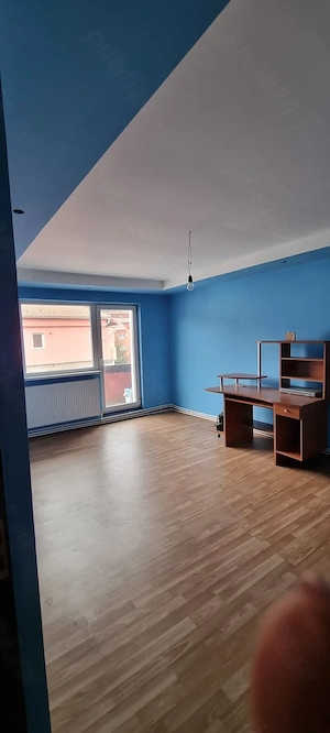 Central, 3 camere decomandat, lângă Stațiunea Straja,renovat, modernizat, izolat, acoperiș sarpantă. - imagine 2