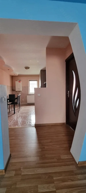 Central, 3 camere decomandat, lângă Stațiunea Straja,renovat, modernizat, izolat, acoperiș sarpantă. - imagine 5