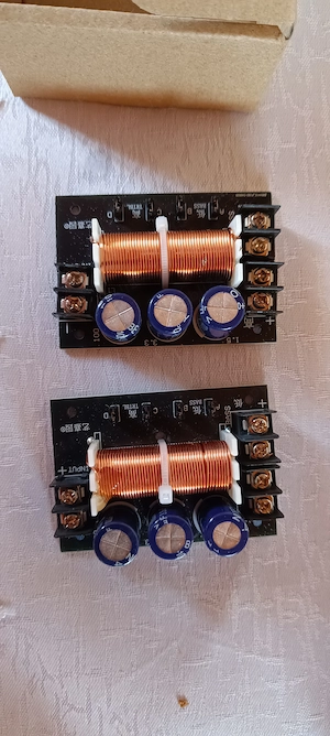 Filtre boxe 400w 4-8 ohmi doua căi .