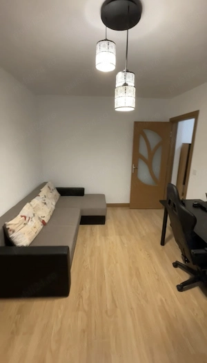 Închiriez apartament!!