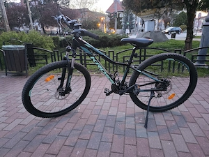 Vând bicicleta Kross Lea 5.0