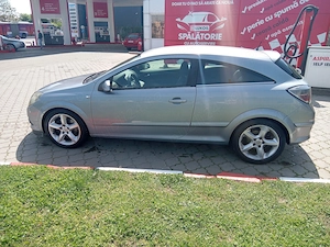 Opel Astra h gtc 1.9 cdti 120cp - imagine 8