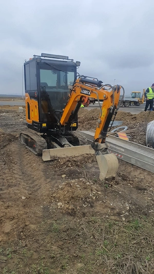 mini excavator 