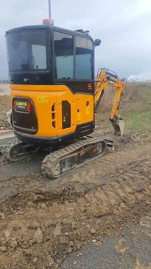 mini excavator  - imagine 2