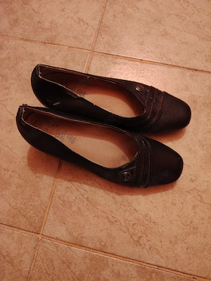 Vand pantofi de dama