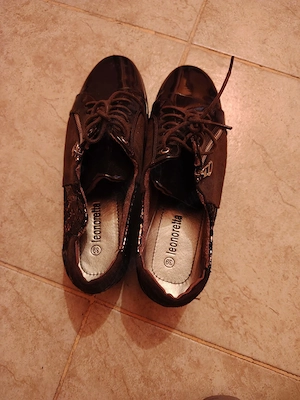 Vand pantofi de dama