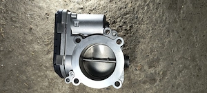 Clapeta de accelerație / admisie - Mercedes C Class 1.8 benzina  - imagine 2