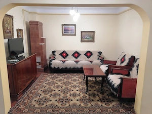 Casa din 3 camere cu curte Giulesti sector 1 - imagine 5