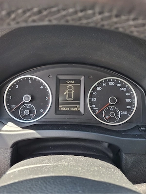 VW Tiguan 4x4 an 2011, motor 2.0 TDI - imagine 4