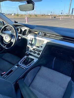  Volkswagen Passat B8 Variant 2.0 TDI   2017 | Întreținut | Full confort | Gata de drum!  - imagine 2