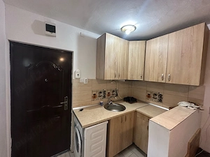 Proprietar inchiriez garsoniera zona UMT, Continental, - imagine 4