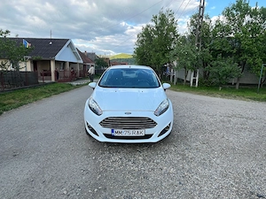 Vând Ford Fiesta 2015