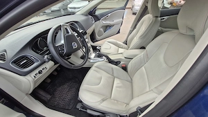 Volvo V40 2016 T2 120 cai manual benzina - imagine 5