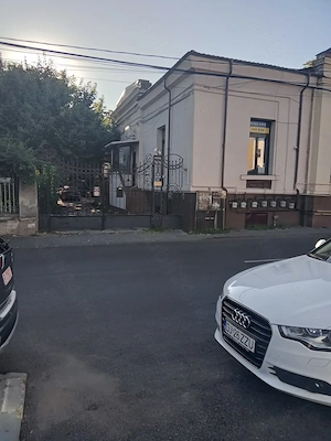 Închiriez spațiu ultracentral, ultramodern cu posibilitate de parcare 