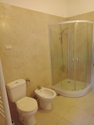 Închiriez spațiu ultracentral, ultramodern cu posibilitate de parcare  - imagine 8