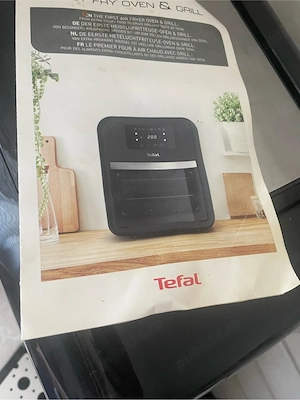 Fripteuza cu aer cald Tefal  