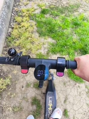 vând trotineta electrica LEXGO perfect funcțională.