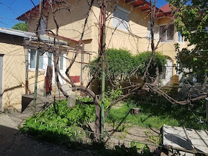 Casa de vanzare +spatiu comercial in Municipiul Roman - ultracentral