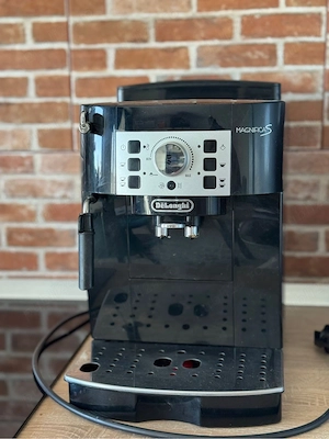 Aparat de cafea DeLonghi