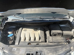 Volkswagen Touran  - imagine 3