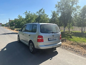 Volkswagen Touran  - imagine 4