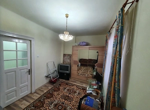 Închiriez casă în zonă centrală - imagine 3