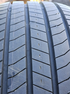 Nexen 215 60 R17 vara DOT 202506 - imagine 7