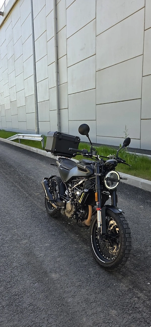 Husqvarna Svartpilen 125cc 2023 CASCO până la 30.06.2026 - imagine 5