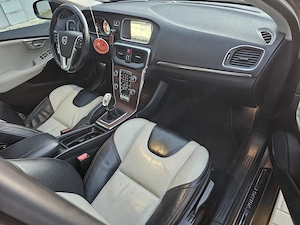 Volvo V40 cross country 1.6 diesel - imagine 8