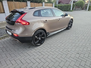 Volvo V40 cross country 1.6 diesel - imagine 3