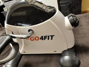 Vând mini bicicletă ( mini trainer ) marca GO4FIT .