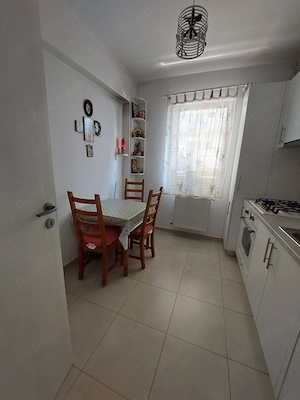 Vand ap 2 camere 60 mp,cu curte 63 mp și parcare - imagine 6
