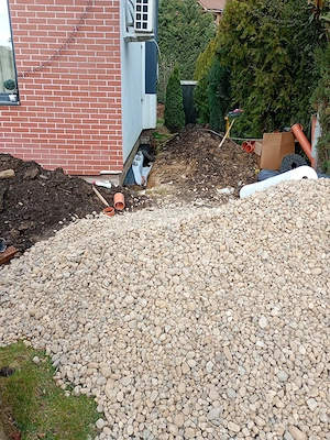 Eceucu lucrări de săpături manuale și debarasari