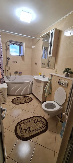 Vind apartament 105 m2 util,1550 euro pe m2[Obcini  in bloc cu curte si spatiu de parcare] - imagine 4