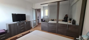 Vind apartament 105 m2 util,1550 euro pe m2[Obcini  in bloc cu curte si spatiu de parcare] - imagine 6