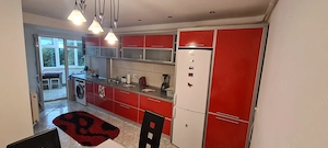 Vind apartament 105 m2 util,1550 euro pe m2[Obcini  in bloc cu curte si spatiu de parcare] - imagine 2