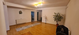 Vind apartament 105 m2 util,1550 euro pe m2[Obcini  in bloc cu curte si spatiu de parcare] - imagine 7