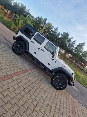 2010 Jeep Wrangler Rubicon Unlimited - imagine 9