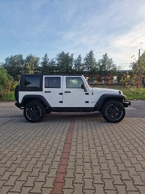 2010 Jeep Wrangler Rubicon Unlimited - imagine 7