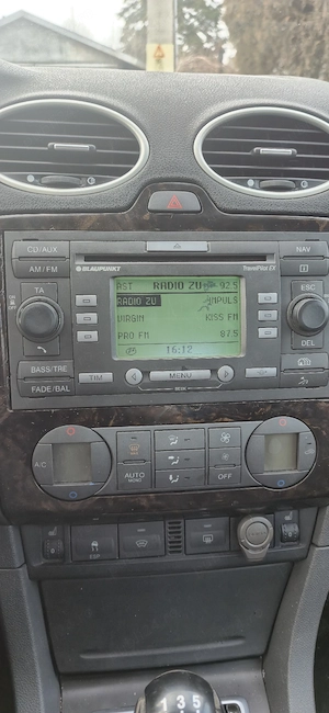 Ford Focus 1.6 16v Mk2 - imagine 8