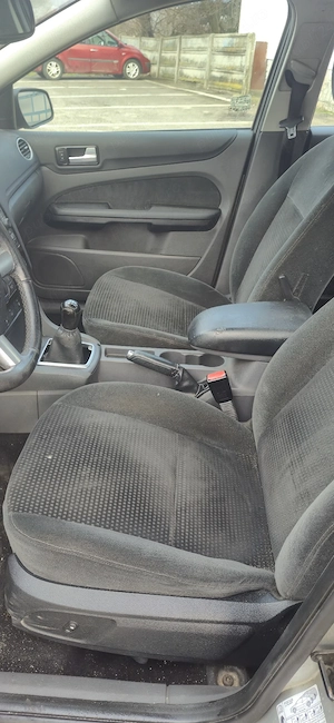 Ford Focus 1.6 16v Mk2 - imagine 9