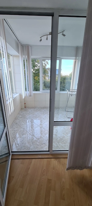 Vind apartament 105 m2 util,1550 euro pe m2[Obcini  in bloc cu curte si spatiu de parcare] - imagine 10