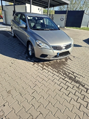KIA  Ceed 1.6 Diesel - imagine 5