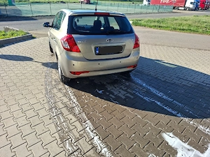 KIA  Ceed 1.6 Diesel - imagine 2