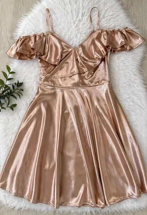 Rochiță aurie din satin