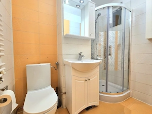 Proprietar, închiriez apartament cu 3 camere Bld. Cetatii - imagine 9