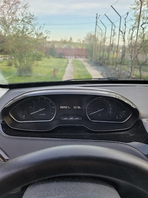 Peugeot 208 benzină 2017. - imagine 5