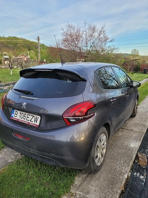 Peugeot 208 benzină 2017. - imagine 4