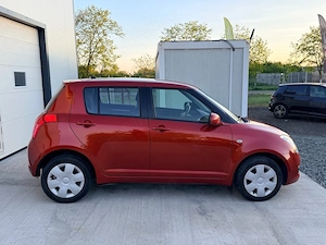 Suzuki Swift 4x4  1.3i  75000 km  Posibilitate rate Transport gratuit Garantie - imagine 4